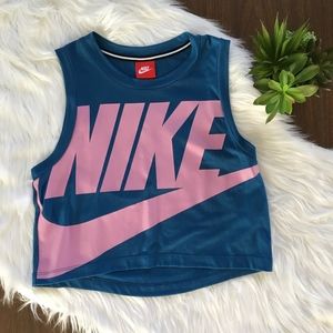 Nike Sportswear Essential Cropped Tank Top